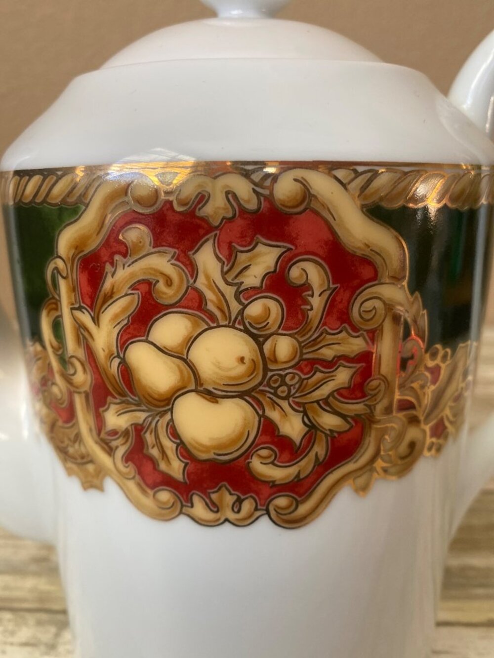 American Atelier Noel 3399 Christmas Teapot 5-Cup Porcelain Gold Trim - No Box - Picture 7 of 13
